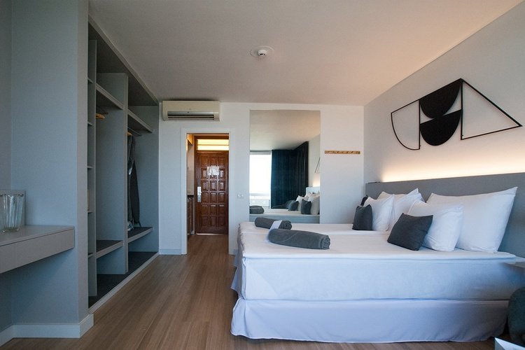 Junior suite poolblick coral suites & spa playa de las américas Junior suite poolblick coral suites & spa playa de las américas